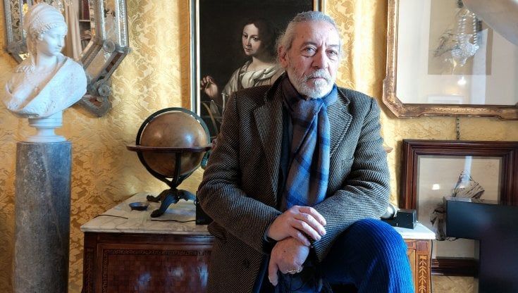 L'antiquario che resiste: meno male che la Cina c'è