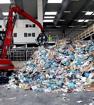 Ue chiede una multa da 284mila euro al giorno per i rifiuti in Campania
