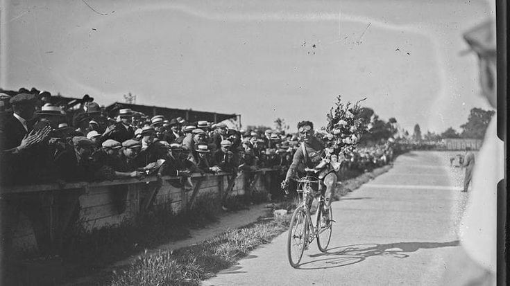 Tour de France, Bottecchia e la prima volta italiana nel 1924: un docufilm racconta la sua leggenda