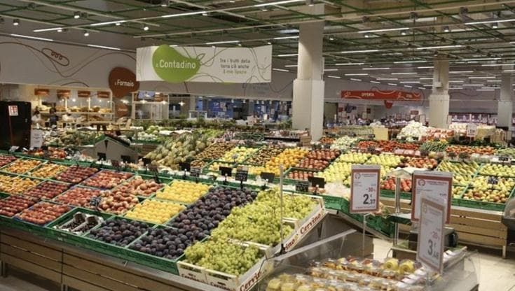 Lutto al Conad, chiusura di due ore per l’addio alla collega Stefania Russo: “Volevamo ricordarla”
