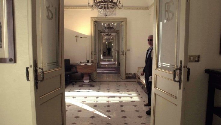Alla Regione Sicilia un esercito di non laureati poco specializzati: uffici in tilt