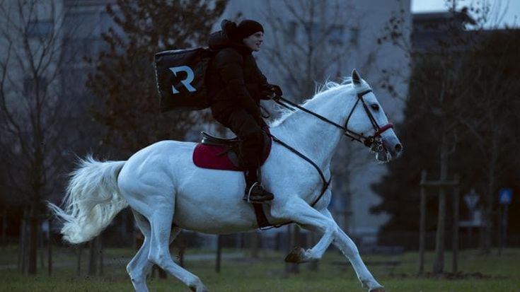 Rider, il musical rap sui paradossi di Milano tra grattacieli e periferia