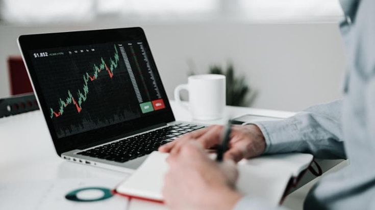 Perché comprare obbligazioni quando la liquidità rende il 4%?