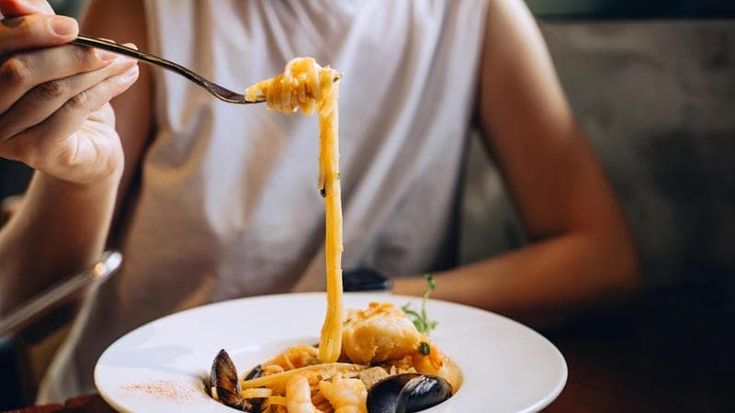 Vacanze, cibo prima voce di spesa per gli italiani: investiti 10 miliardi a tavola