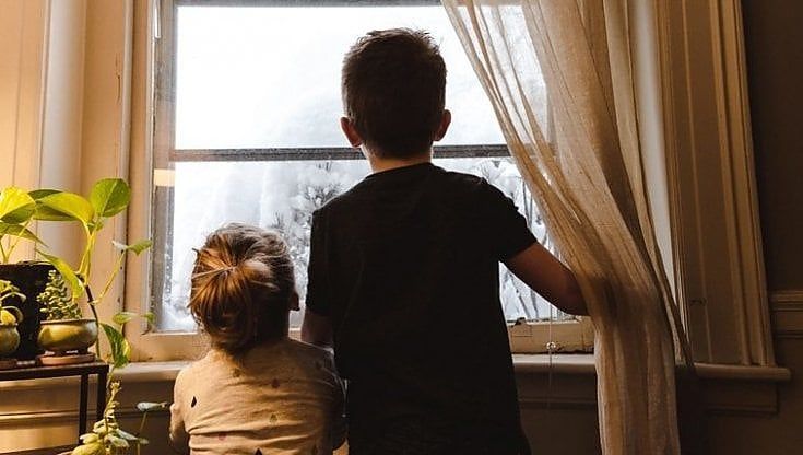 Io, mio marito, la famiglia in quarantena e l'Asl che ci sospetta di voler abbandonare i figli