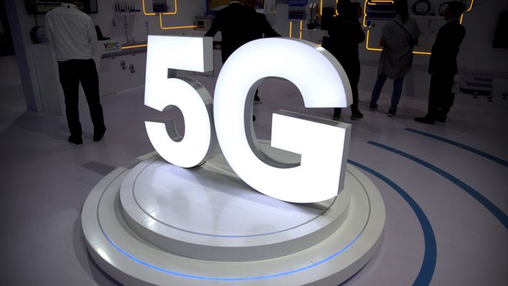 Tlc, il 5G parte tra veleni e ricorsi: "All'appello mancano 4 miliardi"