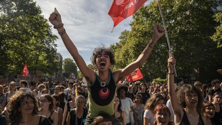 Francia, tensione alle proteste degli studenti: “Un preside cosparso di benzina a Marsiglia”