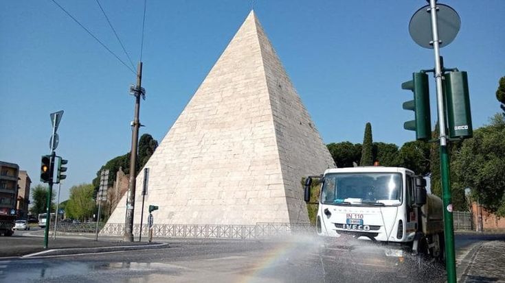 Il piano di Ama contro l’afa:“Annaffiamo le strade”