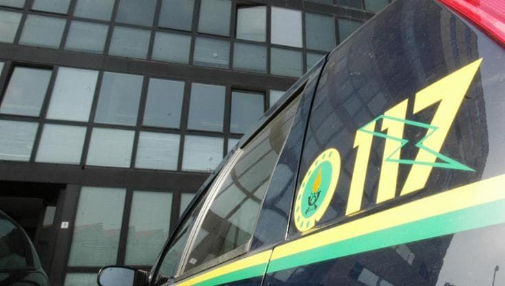 Dai dipendenti si faceva restituire metà dello stipendio, arrestato imprenditore