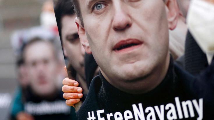 "Per sostenere Navalnyj l'Europa colpisca gli interessi degli oligarchi della cerchia di Putin"