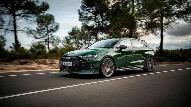 Audi presenta la RS3 Competition Limited per celebrare i 50 anni del motore 5 cilindri
