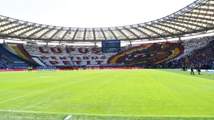 Prima il pasticcio derby, poi il pranzo della domenica con mezza serie A: giocano tutte alle 12