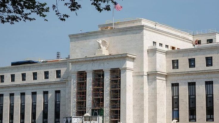 Fed, la previsione di Amundi Investment Institute: tassi fermi al livello attuale