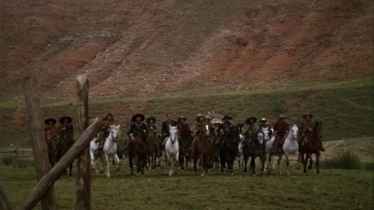 "Django" il cult di Sergio Corbucci con Franco Nero torna in sala restaurato - trailer