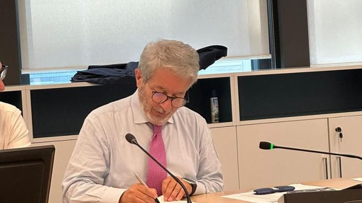 Contratto della scuola, vicina la firma. Aumenti di 143 euro