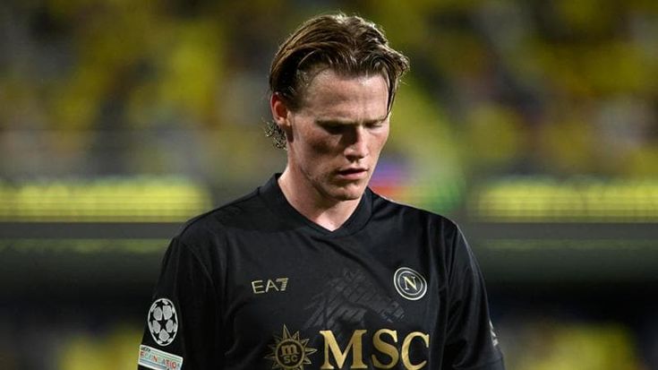Villarreal-Napoli, le pagelle: Mikautadze opportunista. Politano, che errore. De Bruyne non incide