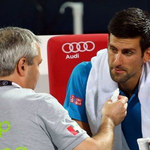 Tennis, Dubai: esce Djokovic, solo un infortunio lo mette ko. Doha, Vinci eliminata