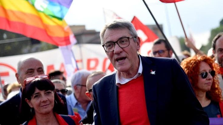 Landini (Cgil): “Salari pubblici troppo bassi. Facciamo votare i lavoratori con un referendum”
