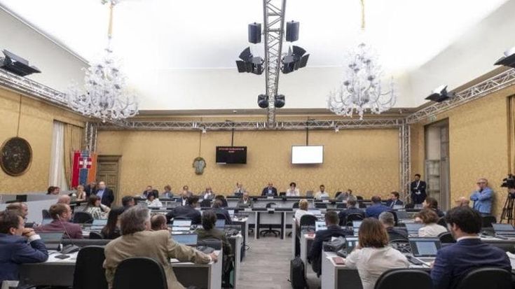 Redditi dei consiglieri regionali in crescita. Ecco tutti gli stipendi: Porchietto la più “ricca”