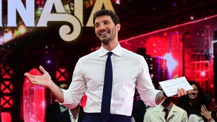 Stefano De Martino, il nuovo amore del conduttore è Caroline Tronelli