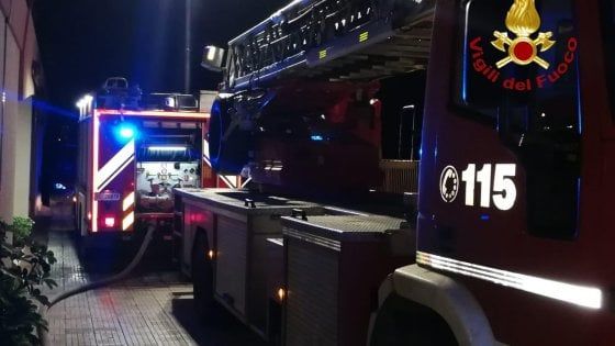 Palermo, coperta elettrica causa un incendio: disabile salvata in extremis