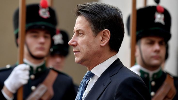 Sondaggi, la base M5S ora vuole un uomo solo al comando. Per 7 su 10 il leader è Conte
