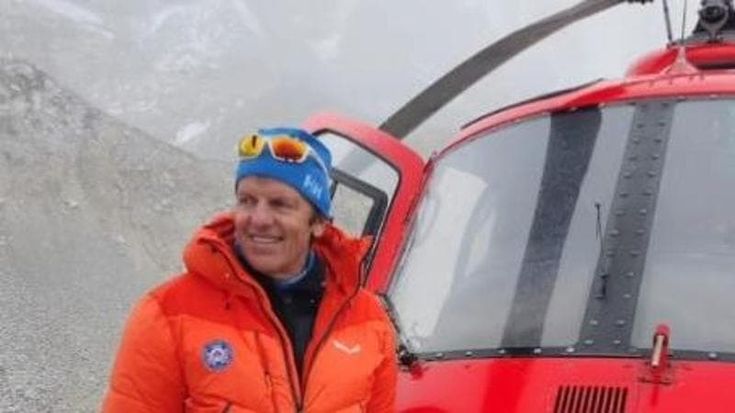 Chi è Maurizio Folini, il pilota degli ottomila che ha effettuato il soccorso più alto sull’Everest