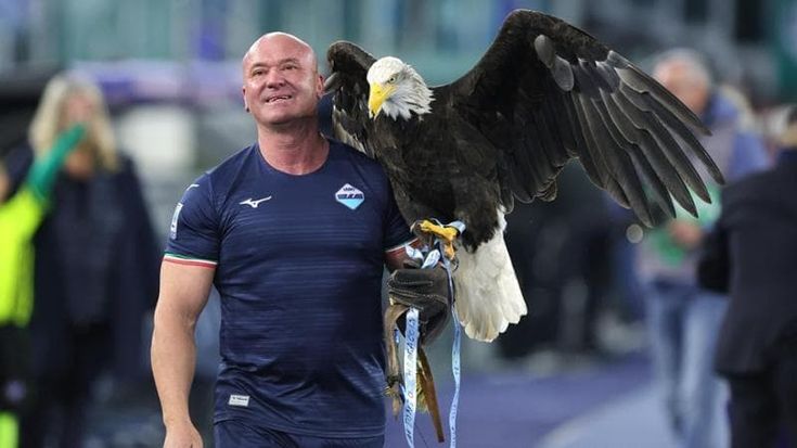 “Non ti vogliamo”. E l’ex falconiere Juan Bernabè denuncia per minacce il capo ultrà della Lazio