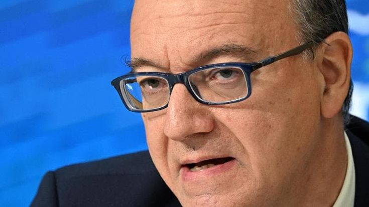 Valditara: “Il nozionismo non interessa alla nuova maturità: l’importante è saper fare connessioni”