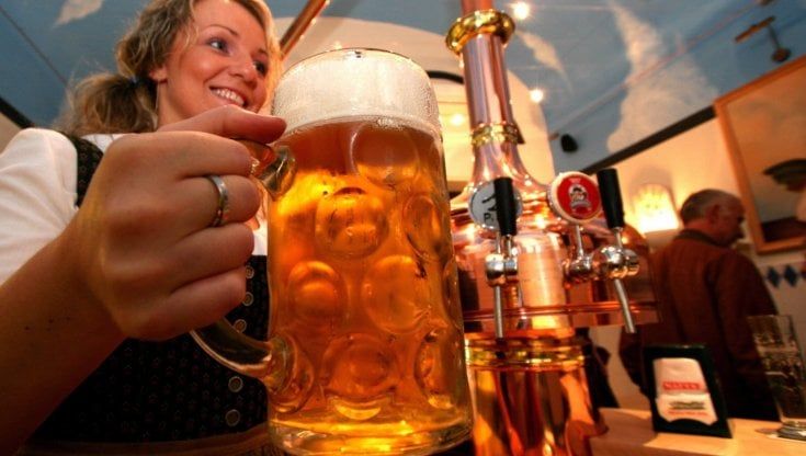 Bere birra fa bene alle ossa, la scoperta dell'Università di Siena
