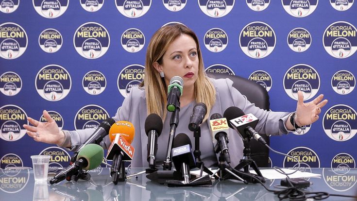 Meloni, la missione americana. Una destra made in Italy per Trump 