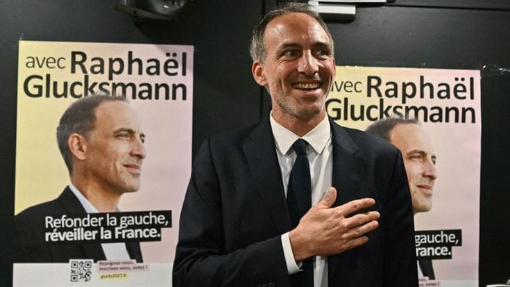 Francia, primarie della sinistra: valanga di voti per Glucksmann che vince già al primo turno