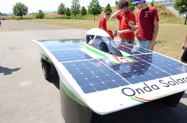 Emilia 3, l'auto made in Italy<br />che va a energia solare