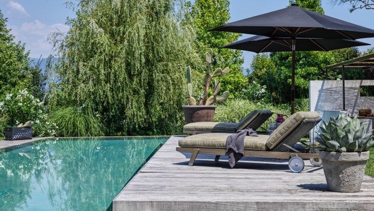 Quali materiali e tessuti scegliere per l'arredamento l’outdoor