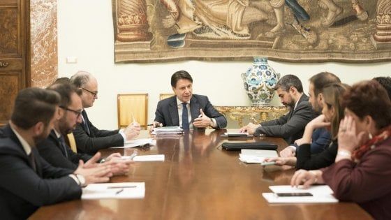 Coronavirus: "Aiuti per 4 miliardi". Ma il governo prepara già un altro intervento