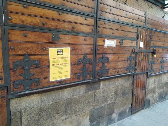 Firenze coronavirus, la protesta degli orafi di Ponte Vecchio: "Così non riapriamo"