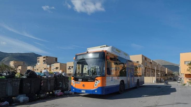 Arrivano sugli autobus i panic button: un tasto contro le aggressioni