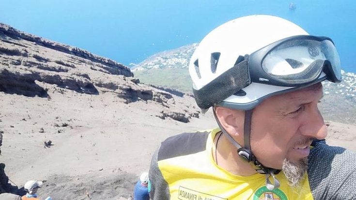 “Non si scherza col vulcano per un selfie spericolato”