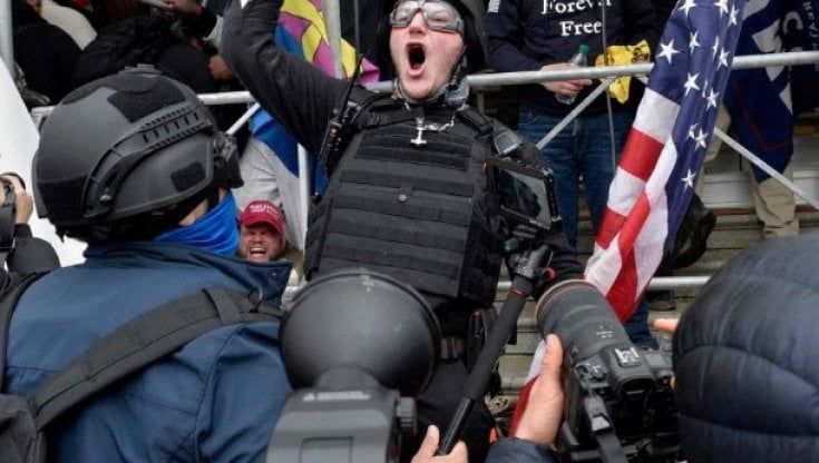 Stati Uniti, muore suicida un altro dei poliziotti che difese Capitol Hill dall'assalto dei trumpiani
