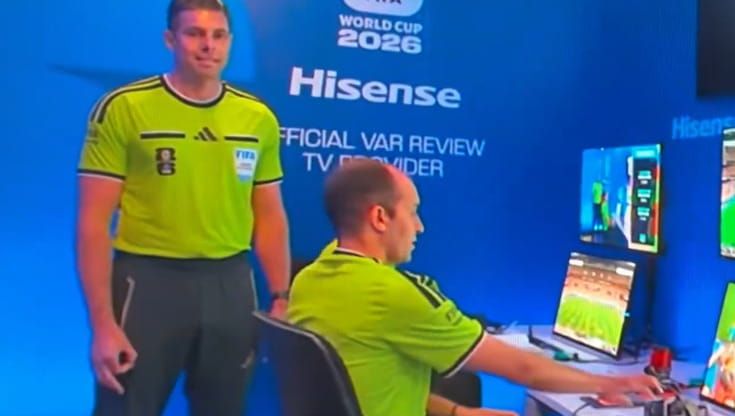 Bufera su Shaun Evans, l’arbitro australiano è accusato di un gesto legato al White Power