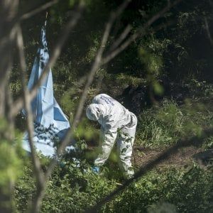 Roma, donna carbonizzata alle Tre fontane: sarebbe morta bruciata