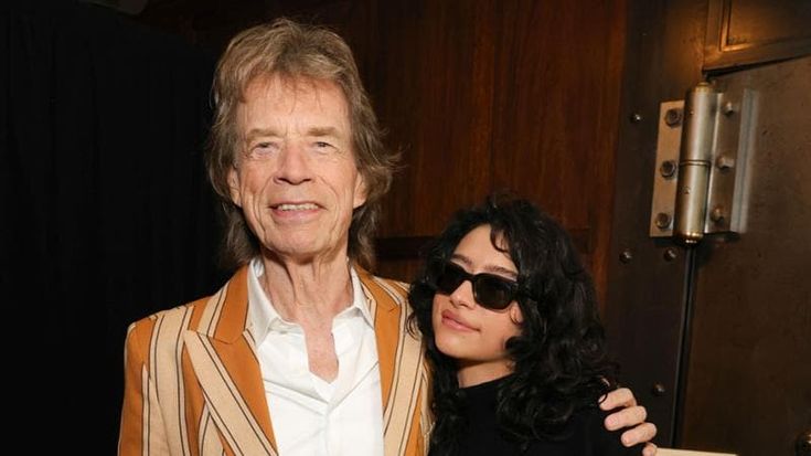 I Rolling Stones tornano giovani in “In the stars”: con il deepfake il video è anni 70