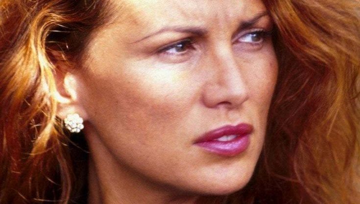 Serena Grandi: "Gli uomini mi guardavano già a 12 anni, ho amato Morandi e Panatta. Ora scrivo libri noir"