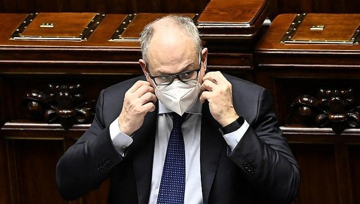 Manovra, il governo annuncia un decreto correttivo e pone la fiducia