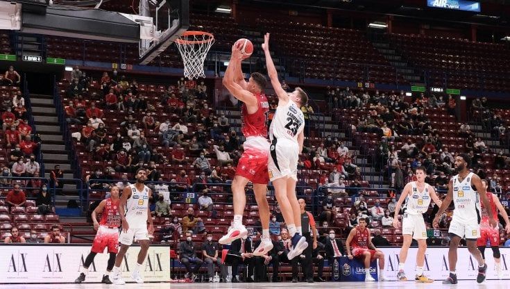 Basket, serie A: le big non sbagliano. Milano, Virtus Bologna e Reggio Emilia al comando