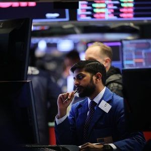 Borse euforiche, Piazza Affari bene con le banche: +0,8%