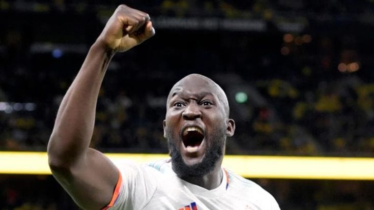 Lukaku alla Roma, segreti e curiosità del centravanti: i figli, le bugie sul voodoo, le auto di lusso, l’italiano imparato alla tv e il fratello laziale
