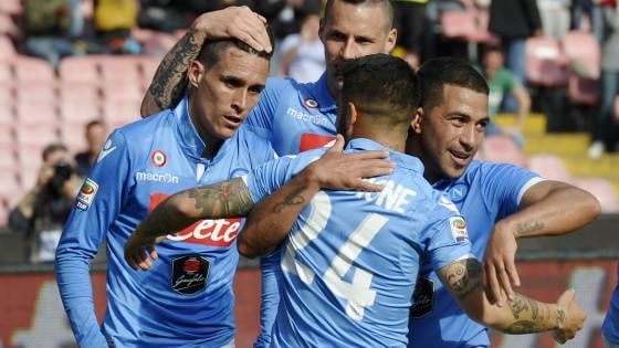 Napoli-Fiorentina 3-0: tris scaccia crisi degli azzurri, viola scavalcati in classifica