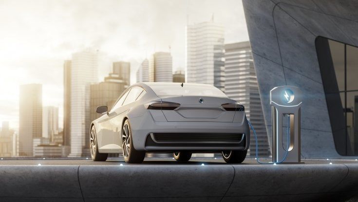 Auto elettriche in Italia: “Ripensare l’offerta, perché la domanda c’è”