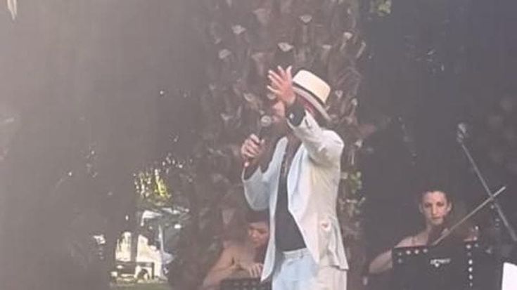 L’ex di “Amici” Gabriele Esposito sposa Andrea Pappalettera: Jovanotti canta per loro